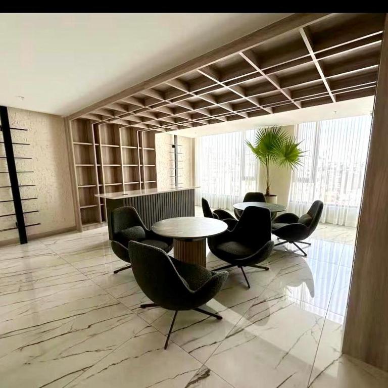 Elegant Studio Pool & Jacuzzi - One-Bedroom Apartment - 21