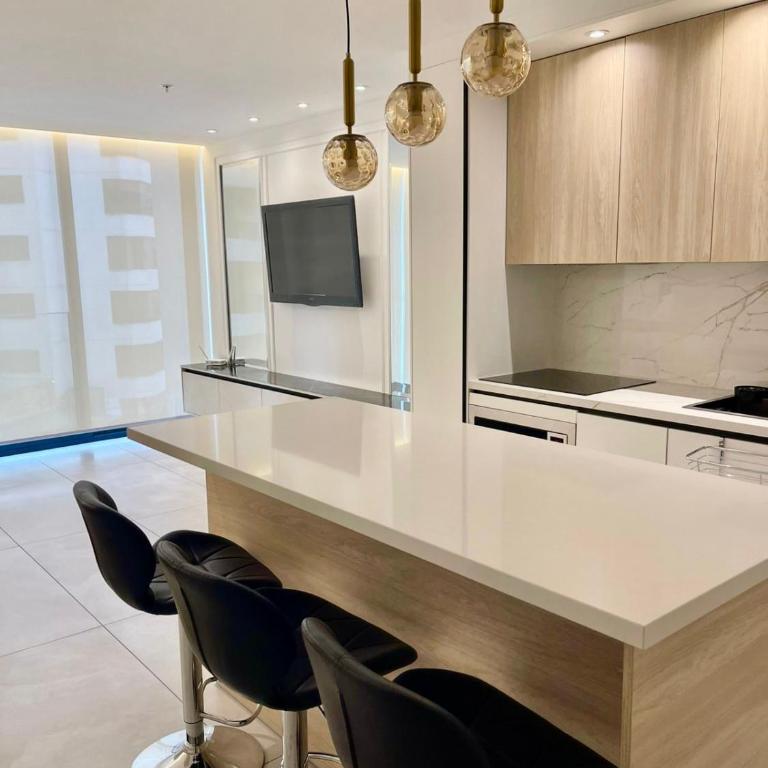 Elegant Studio Pool & Jacuzzi - One-Bedroom Apartment - 24