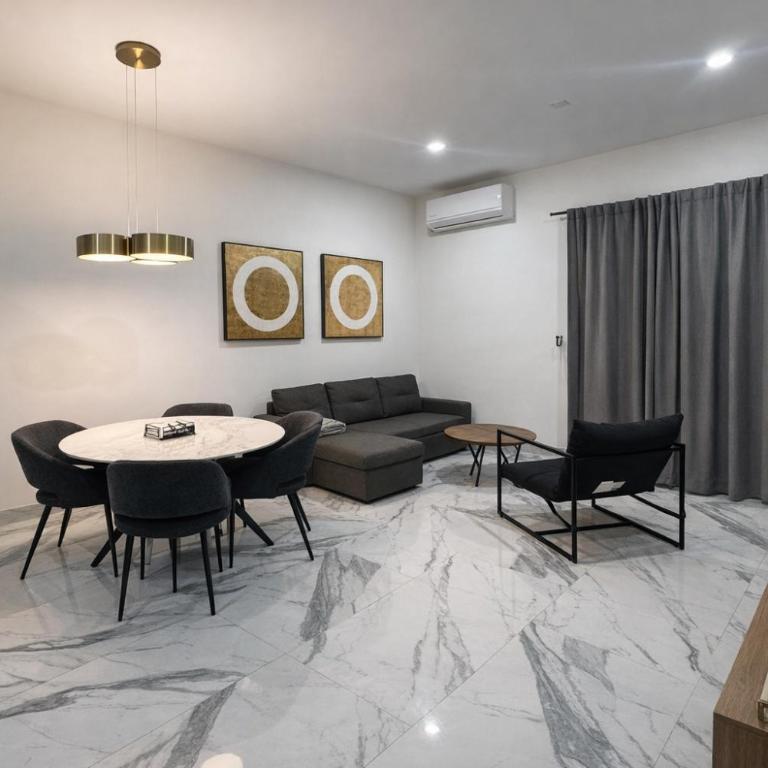 Rooftop with Jacuzzi 2 blocks from the beach - One-Bedroom Apartment - 5