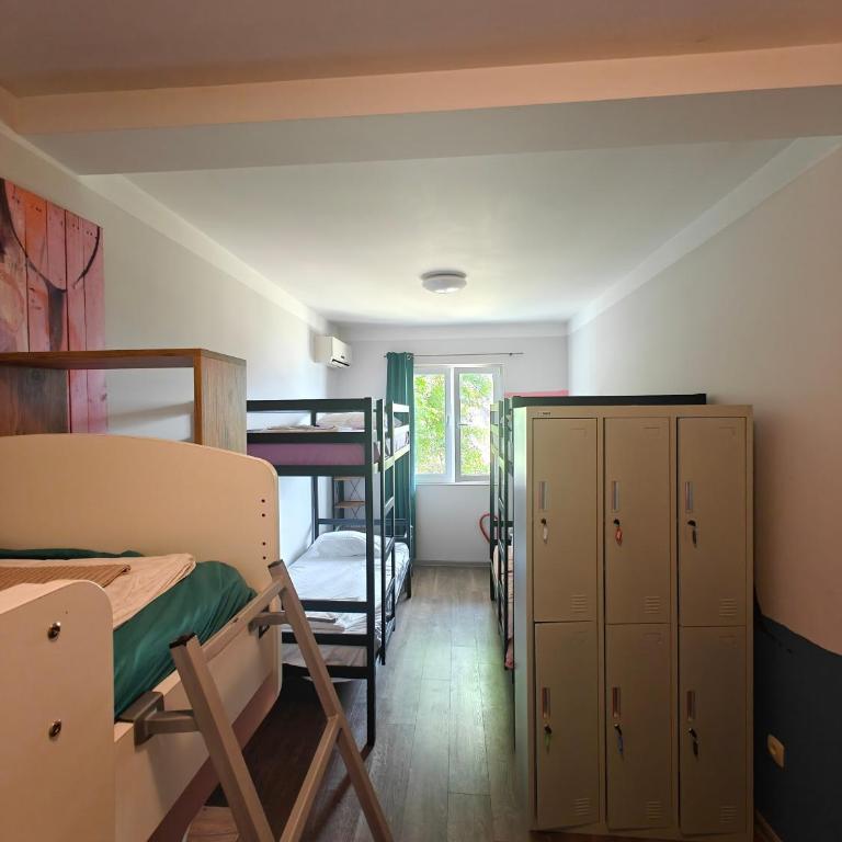 The High Hostel - Bed in 6-Bed Female Dormitory Room - 11