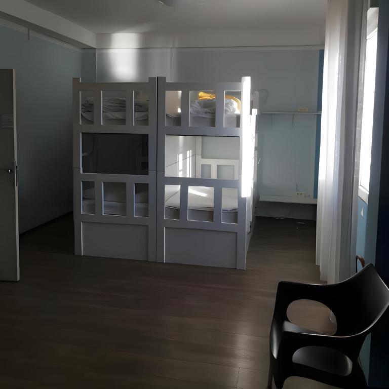 The High Hostel - Bed in 8-Bed Mixed Dormitory Room - 8