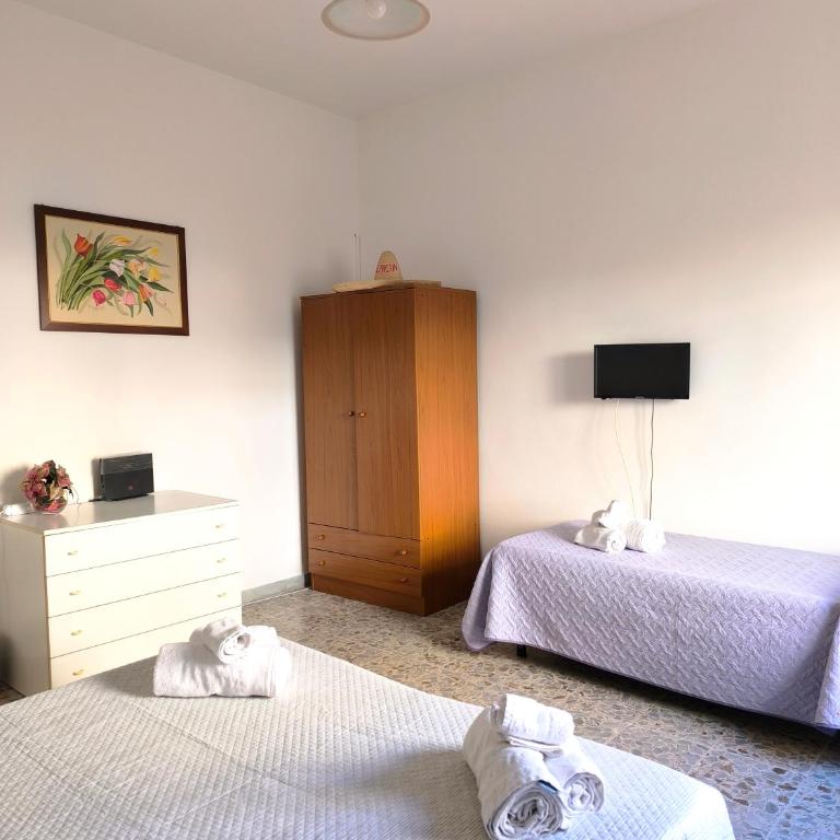 B&B Argentiera 12 - Double Room with Extra Bed - 2