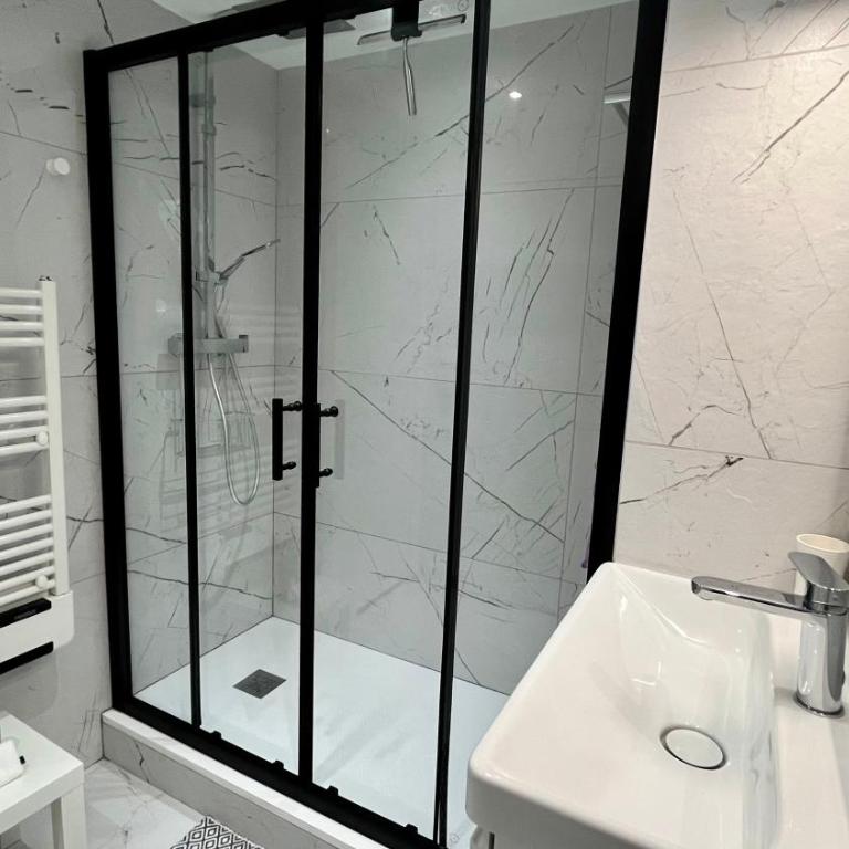 Appartement Esprit ZEN , jardin Clos Terrasse,4 Piscines Plages,Climatisation et Parking - Apartment mit 1 Schlafzimmer - 8