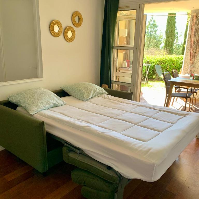 Appartement Esprit ZEN , jardin Clos Terrasse,4 Piscines Plages,Climatisation et Parking - Apartment mit 1 Schlafzimmer - 7