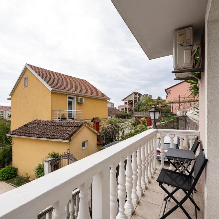 City-Side Apartments - One-Bedroom Apartment with Terrace - 8