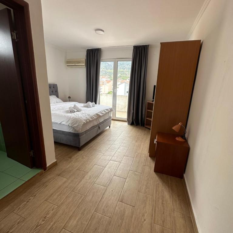 Apartments Jovana V - Standardna Dvokrevetna Soba sa Bračnim Krevetom - 5