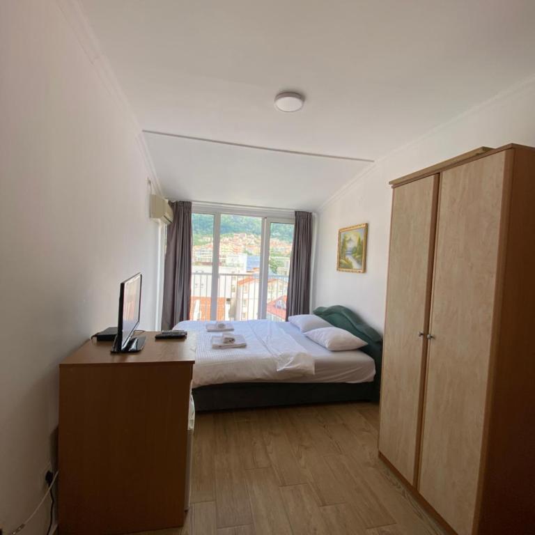 Apartments Jovana V - Mala Dvokrevetna Soba s Bračnim Krevetom ili 2 Zasebna Kreveta - 5