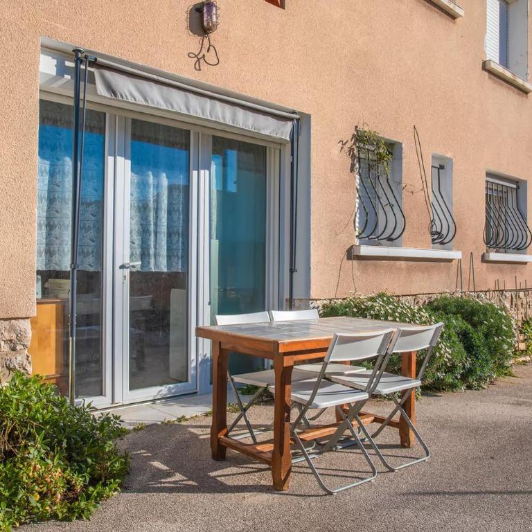 Studio climatisé proche parking gratuit, commerces et plages - Studio avec Terrasse - 4