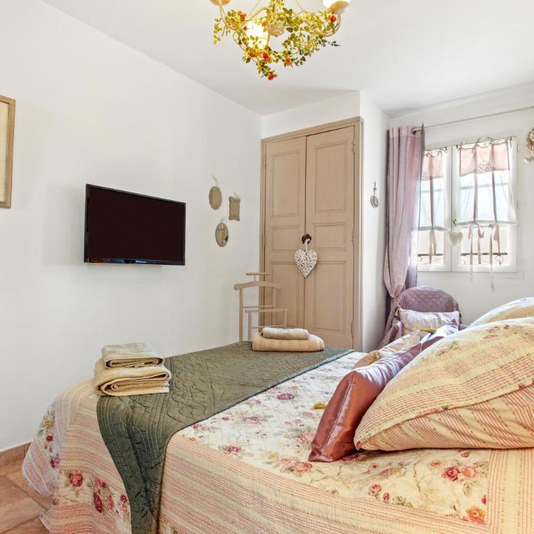 Chez Sophie - Chambres d'hôte - Chambre Double - Vue sur Montagne - 5