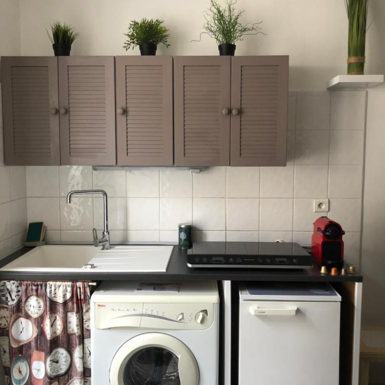 Studio tout équipé, emplacement idéal - One-Bedroom Apartment - 7