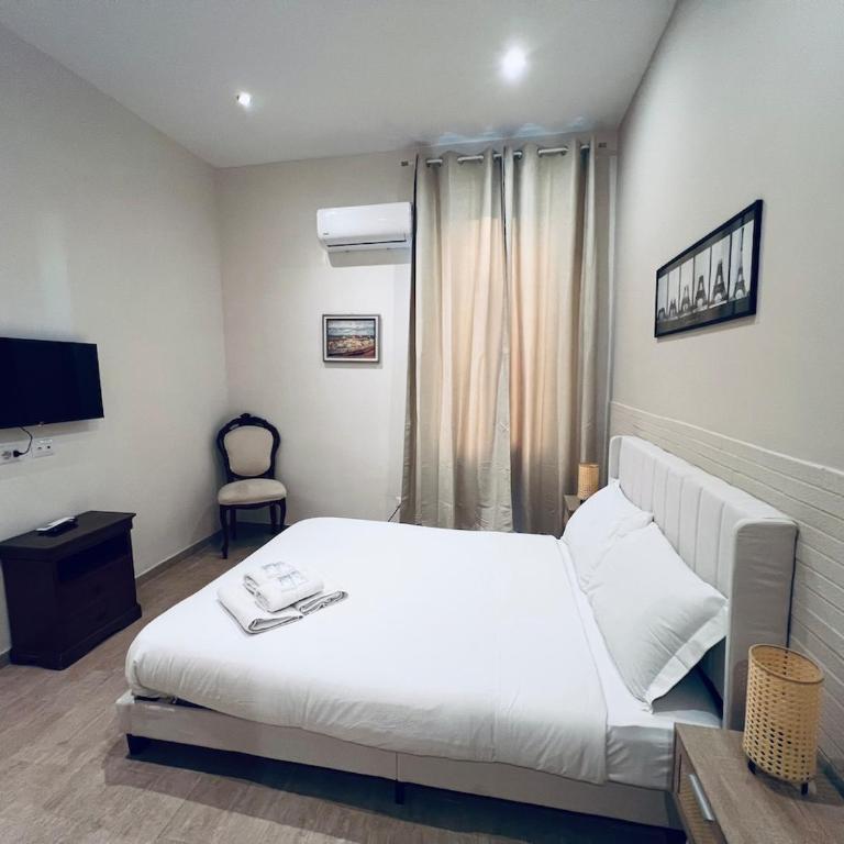Cozy Renovated Flat near the Vatican! - Two-Bedroom Apartment - 5