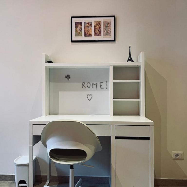 Cozy Renovated Flat near the Vatican! - Two-Bedroom Apartment - 24