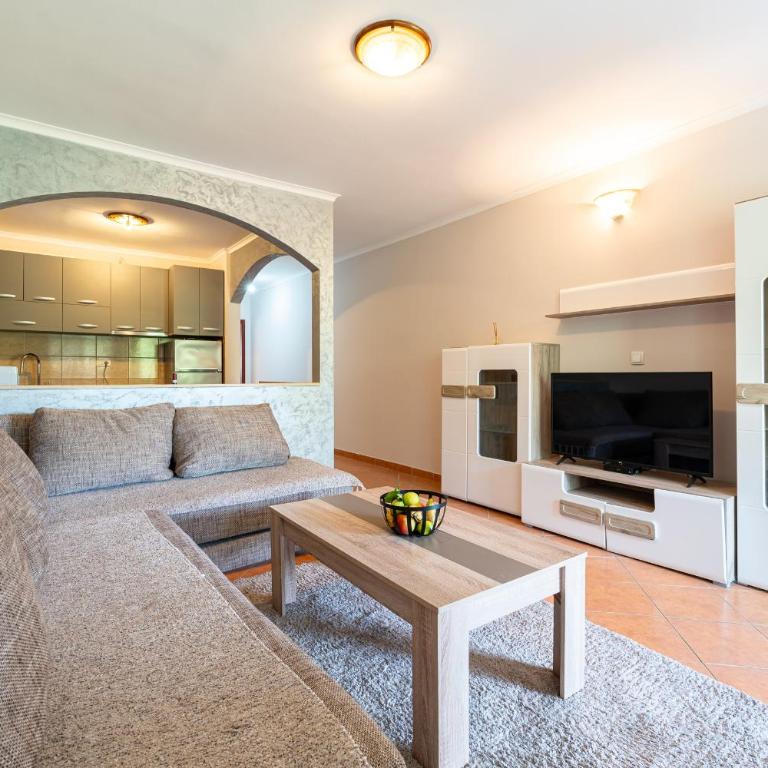 Relax Apartments - One-Bedroom Apartment with Terrace - 3
