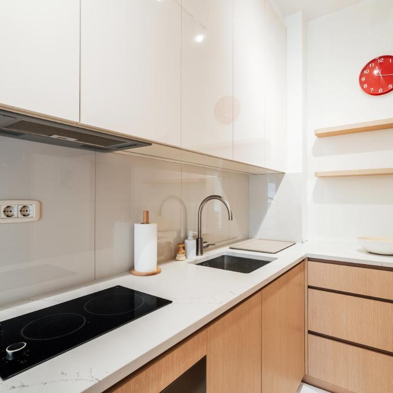 Central APT 11 by In Property - One-Bedroom Apartment - 4