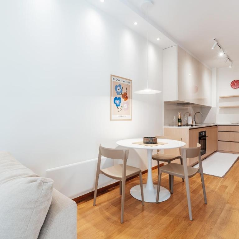 Central APT 11 by In Property - One-Bedroom Apartment - 13