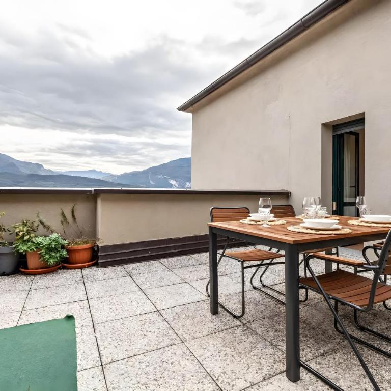 La Terrazza di Vincent By Immobilux - Appartamento Deluxe con 2 Camere da Letto e Vista Giardino - 8