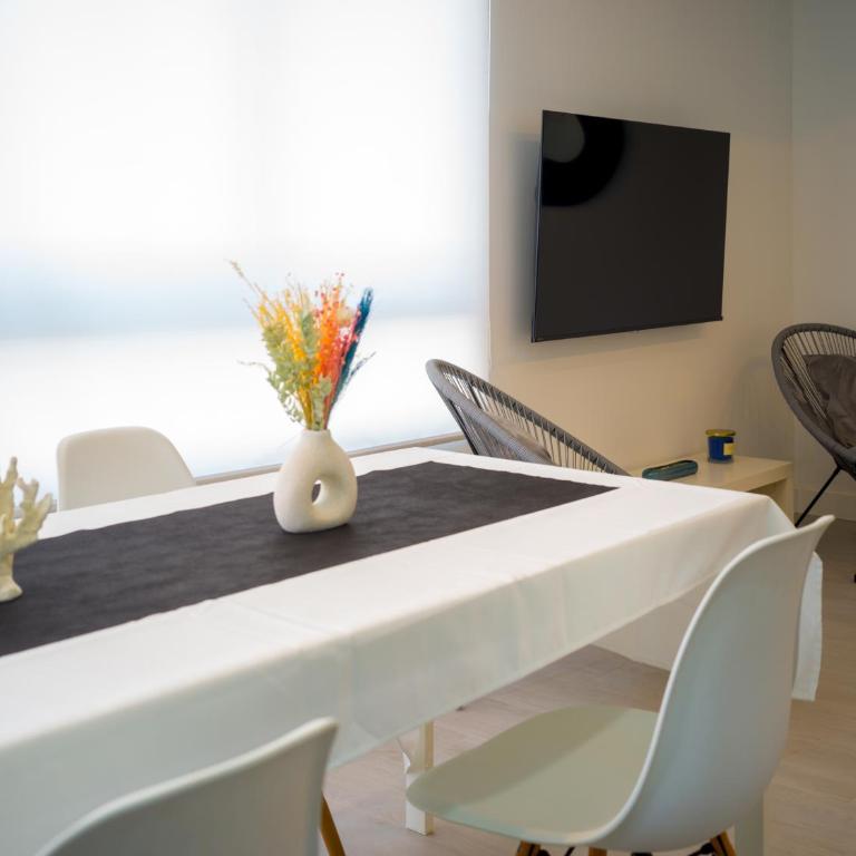 Apartamento a 100 metros Playa San Antonio Cullera 1-8 personas - Four-Room Apartment - 13