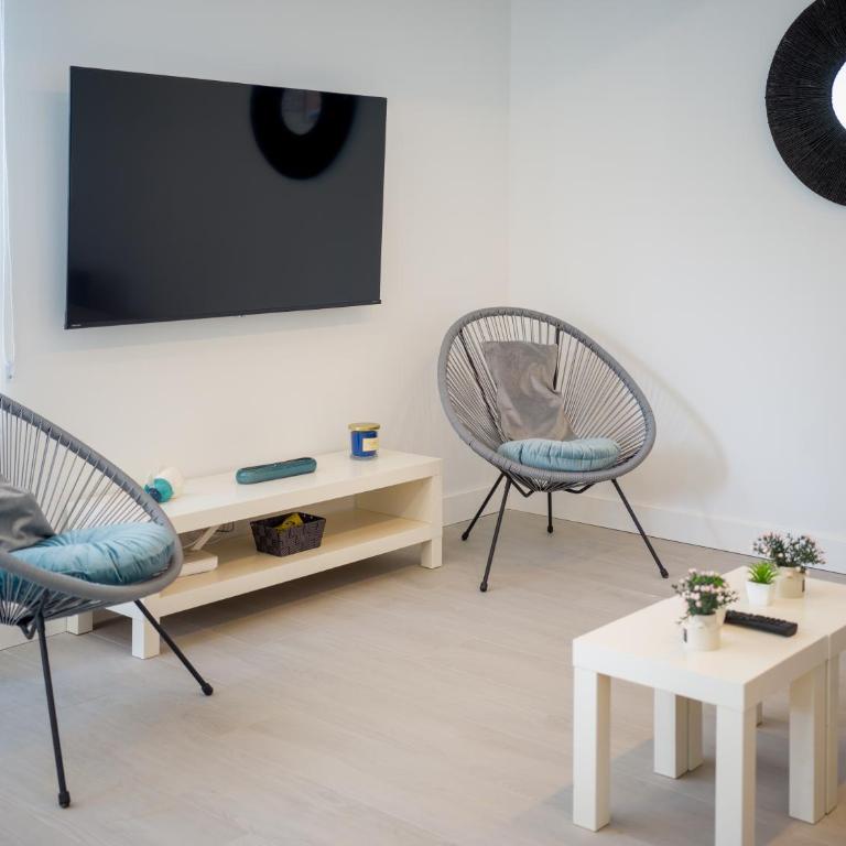 Apartamento a 100 metros Playa San Antonio Cullera 1-8 personas - Four-Room Apartment - 14
