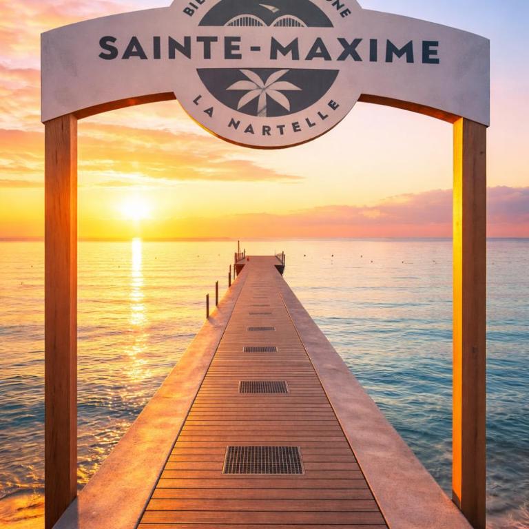 Plage de la Nartelle- Studio 20m2- Piscine partagée - parking - BBQ -calme & détente au Rêve D'Azur à quelques pas de la plage- Check-in 20h maximum - Chambre Double - Vue sur Parc - 26