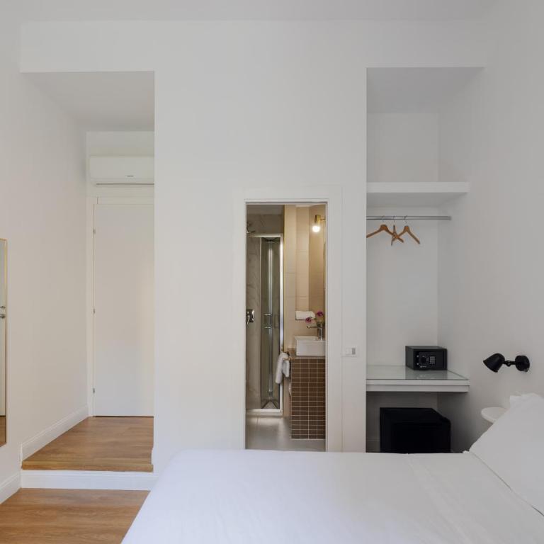 Suites by Chloe - Deluxe Double Room - 13