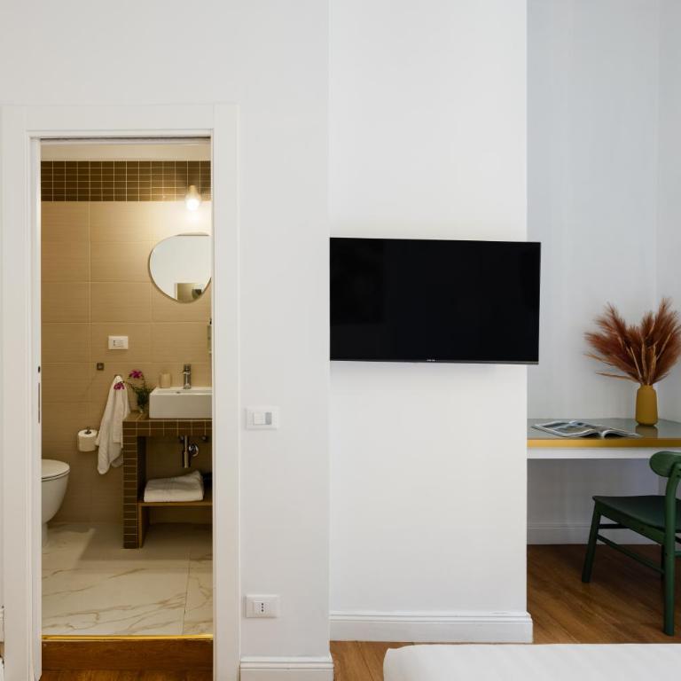 Suites by Chloe - Deluxe Double Room - 8