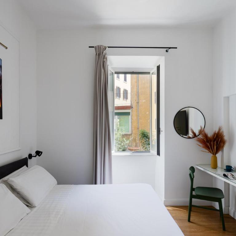 Suites by Chloe - Deluxe Double Room - 4