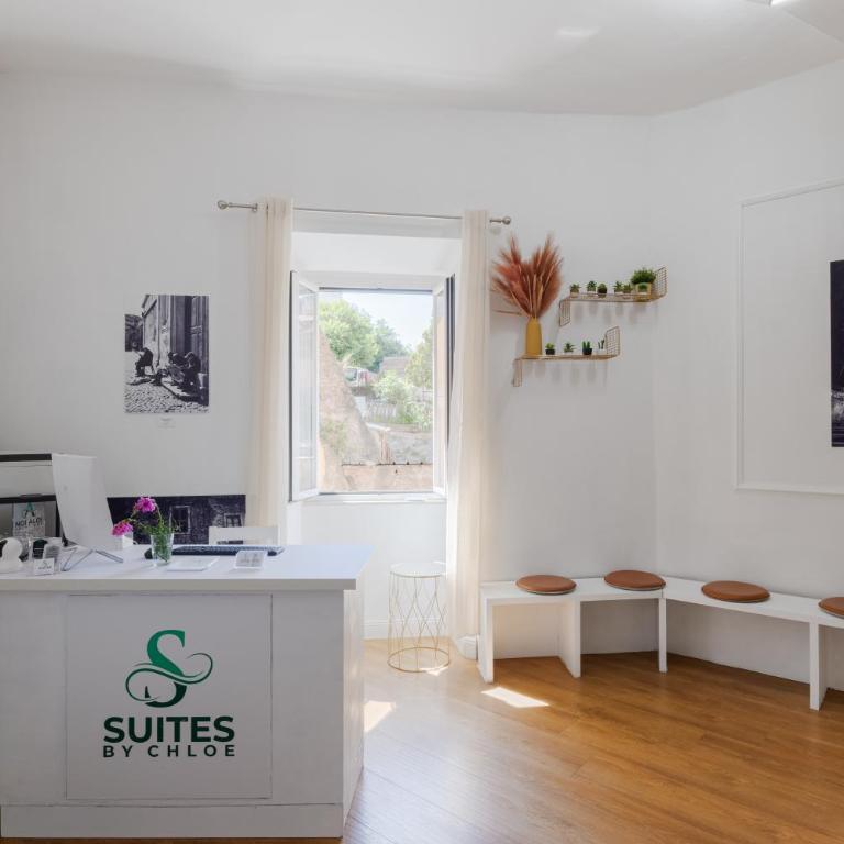 Suites by Chloe - Deluxe Double Room - 12