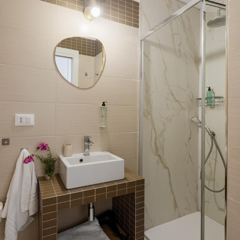 Suites by Chloe - Deluxe Double Room - 22