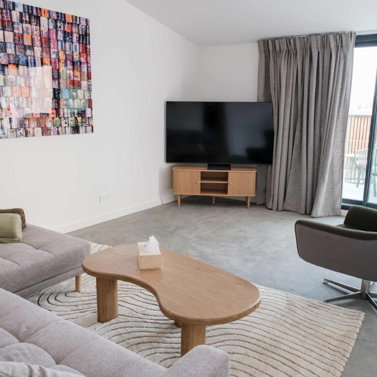 Les Suites du Parc - Appartement d'exception au dernier étage avec une grande terrasse vue mer de 2 chambres face au parc Simone Veil à 2 minutes des halles - Apartment - 9