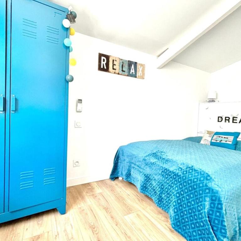 Air-conditioned house with swimming pool - Villa - 10