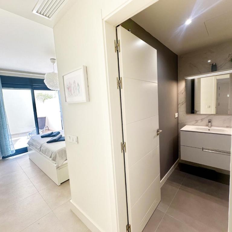 A505 Modern Apartment with Private Terraces - Apartamento - 17