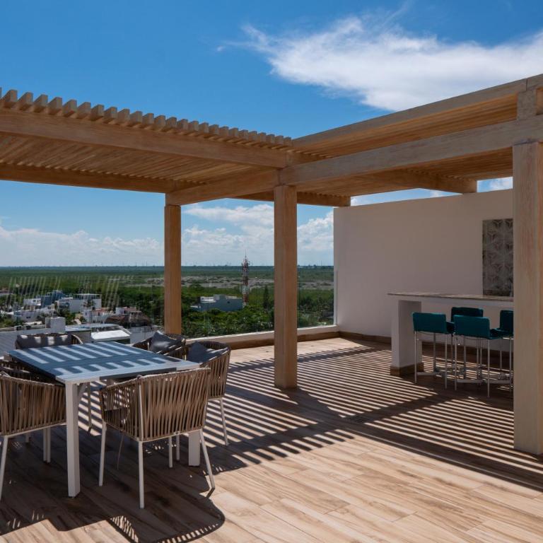 The Fives Oceanfront - EPIC Two Bedroom Oceanfront Presidential Residence - 2