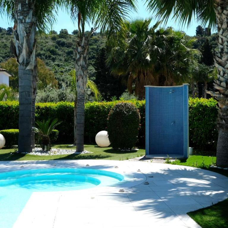 Villa Oxidiana with pool and garden - Villa - 10