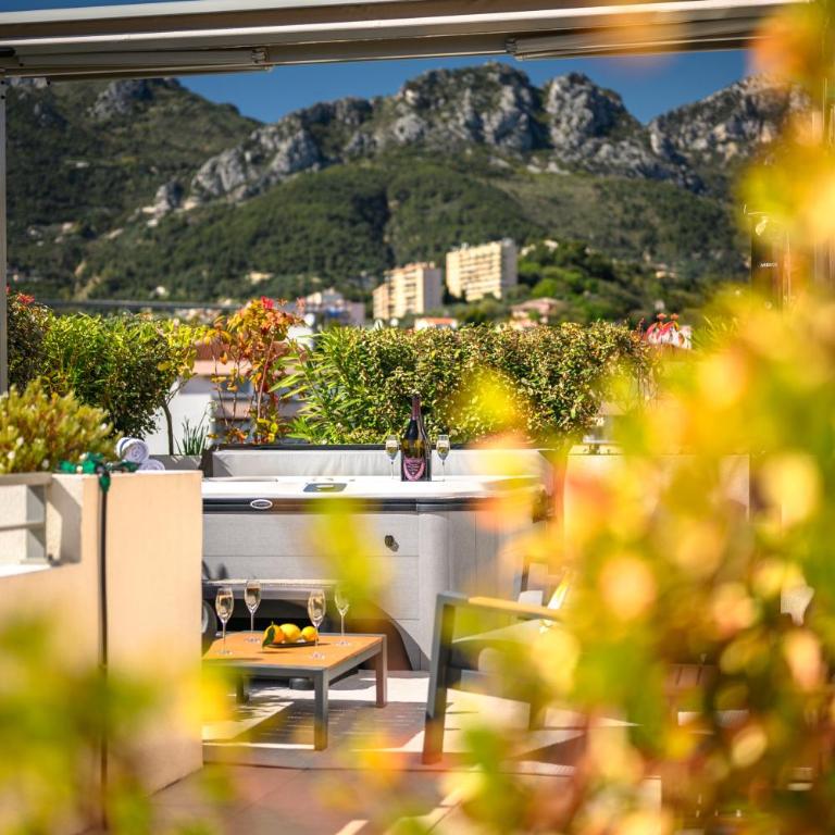Le Coq Elysium - Exceptional 220 sqm Penthouse - Private Terrace & Jacuzzi - AC - 3 Parking Spaces - Apartment mit 3 Schlafzimmern - 52