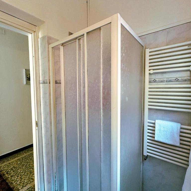 Affittacamere Giulia - Camera Matrimoniale con Bagno Privato Esterno - 9