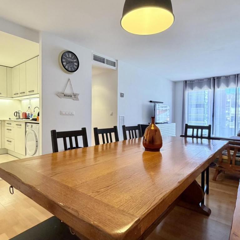 Esglesia 7 2-4 - Three-Bedroom Apartment - High Floor - 4