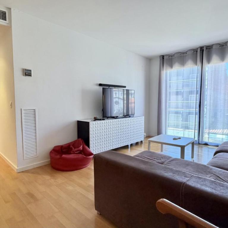 Esglesia 7 2-4 - Three-Bedroom Apartment - High Floor - 3