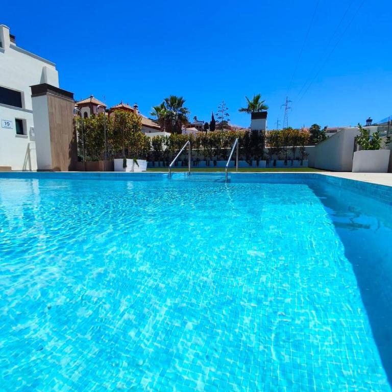 Beautiful and spacious 2 bedroom apartment with jacuzzi, Nerja - Apartamento Deluxe de 2 dormitorios con vistas al jardín - 1