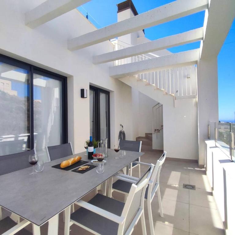 Beautiful and spacious 2 bedroom apartment with jacuzzi, Nerja - Apartamento Deluxe de 2 dormitorios con vistas al jardín - 8