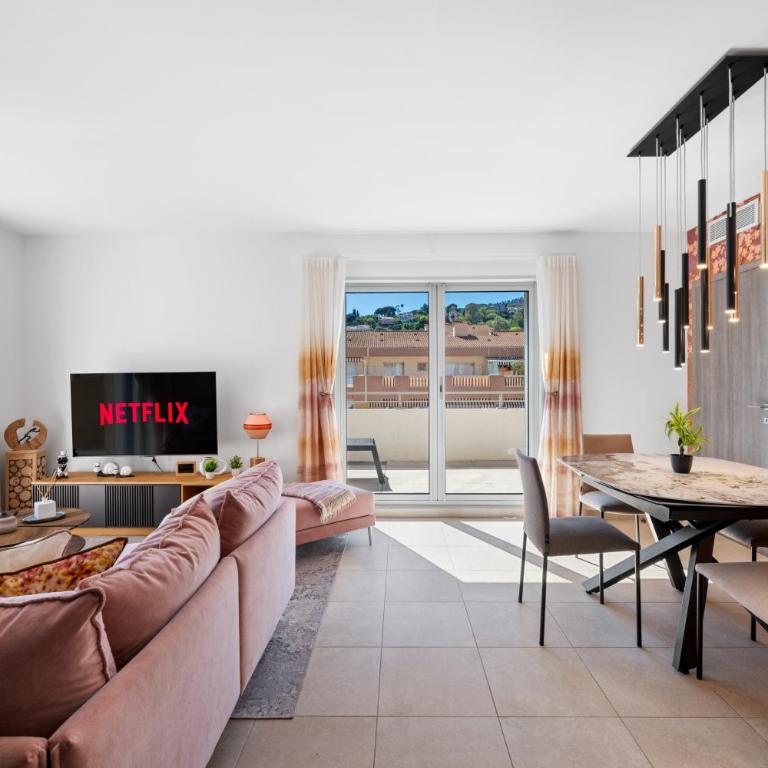 Le Coq Elysium - Exceptional 220 sqm Penthouse - Private Terrace & Jacuzzi - AC - 3 Parking Spaces - Apartment mit 3 Schlafzimmern - 32