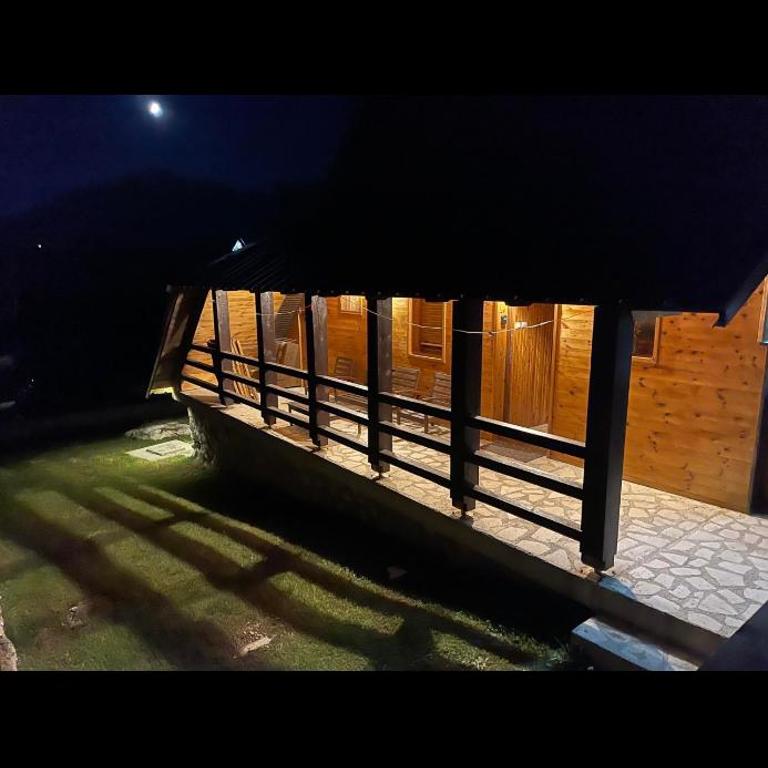 Monte Durmitor - Four-Bedroom House - 1