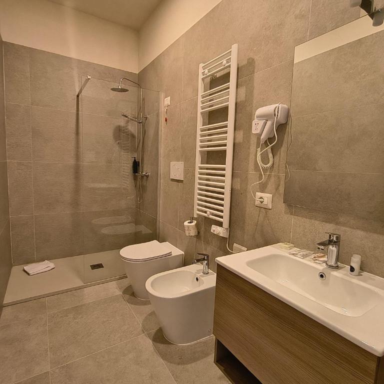 Hotel Domus Rome - Camera Tripla - 5