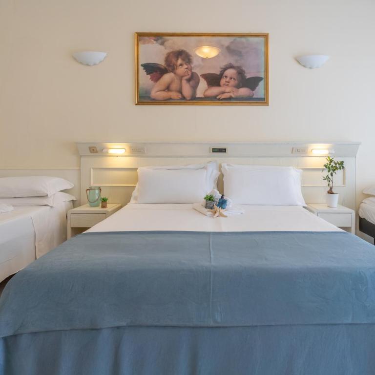 Hotel Arizona - Classic Quadruple Room - 2