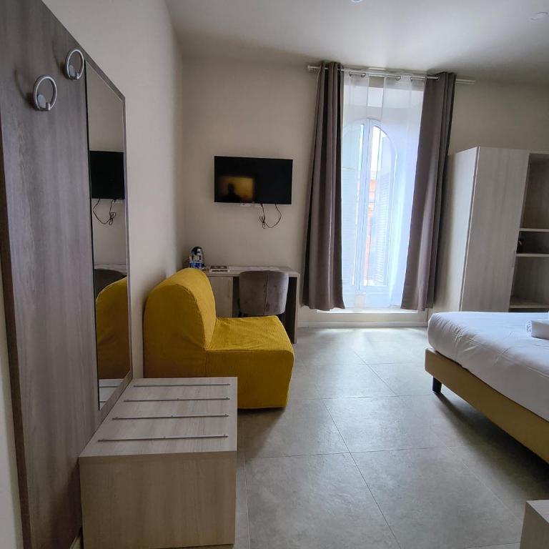 Hotel Domus Rome - Camera Tripla - 6