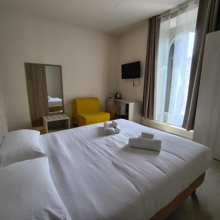 Hotel Domus Rome - Camera Tripla - 7