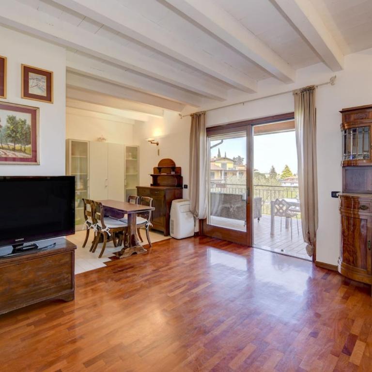 Vista Lago Piscina nel Verde, Dimora Antique per 6 - Apartamento de 2 dormitorios - 2