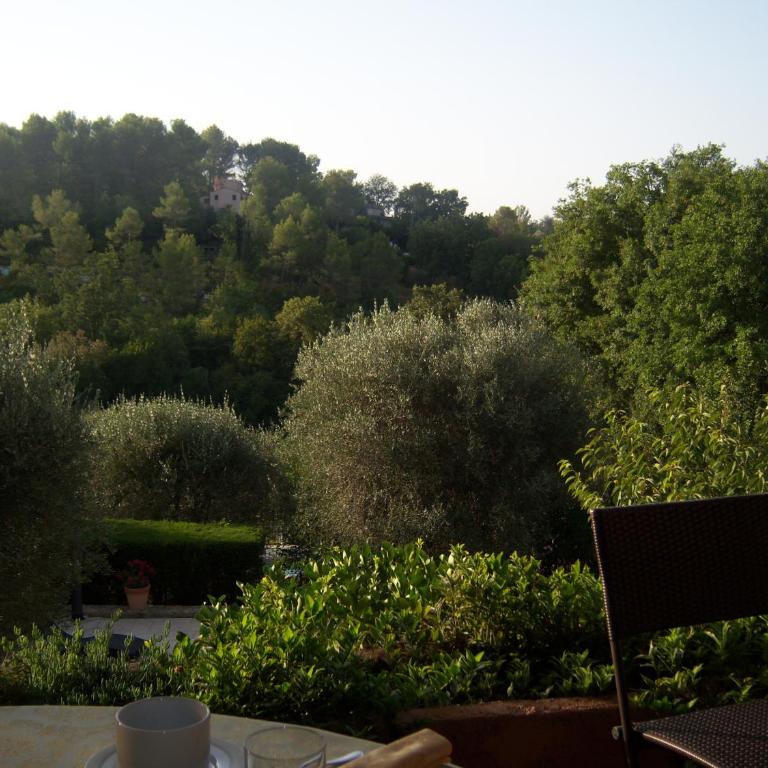 Bastide Rose de Mai - Chambre Double avec Terrasse - 19