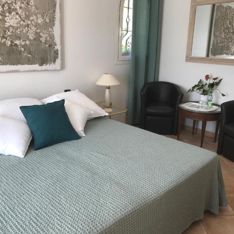 Bastide Rose de Mai - Chambre Double avec Terrasse - 2
