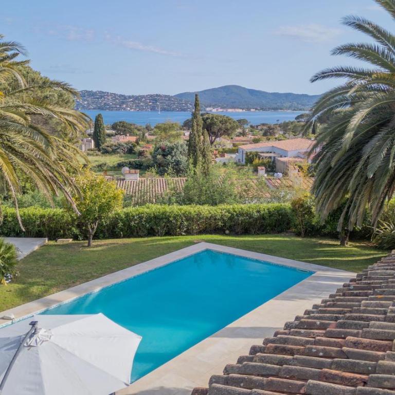 Spacious Villa with Pool & A-C for 8 - Sea View - Apartamento - 65