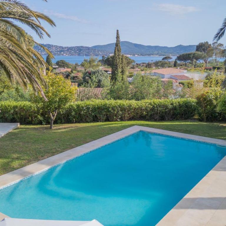 Spacious Villa with Pool & A-C for 8 - Sea View - Apartamento - 72